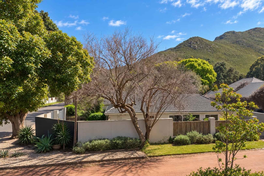 6 Bedroom Property for Sale in Northcliff Western Cape